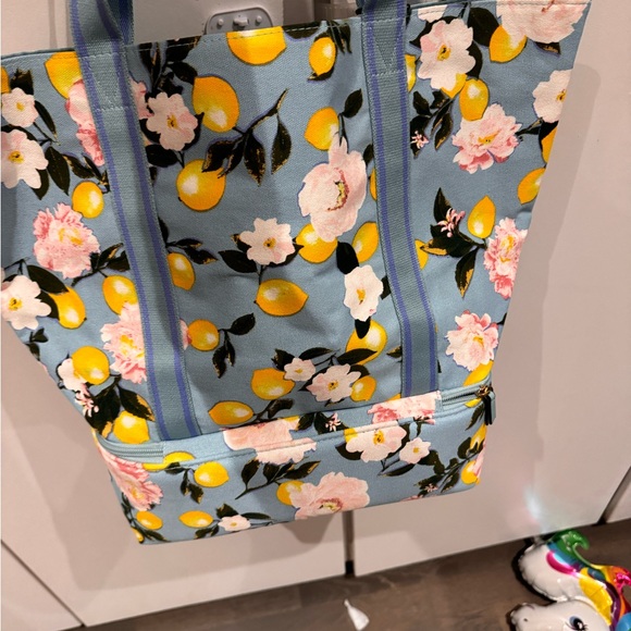 Victoria’s Secret tote bag - swim cooler tote bag - Picture 9 of 10